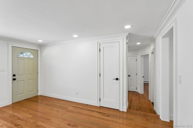 Building Photo - 98 Rose Pl