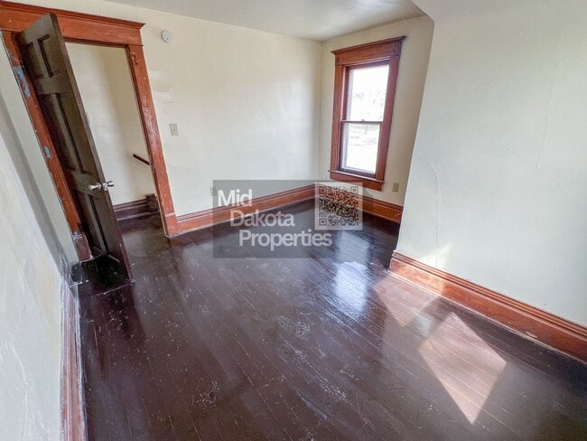 Building Photo - 401 W 11th Ave