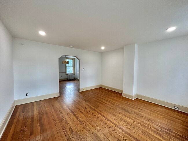 Building Photo - 1328 N Washington St