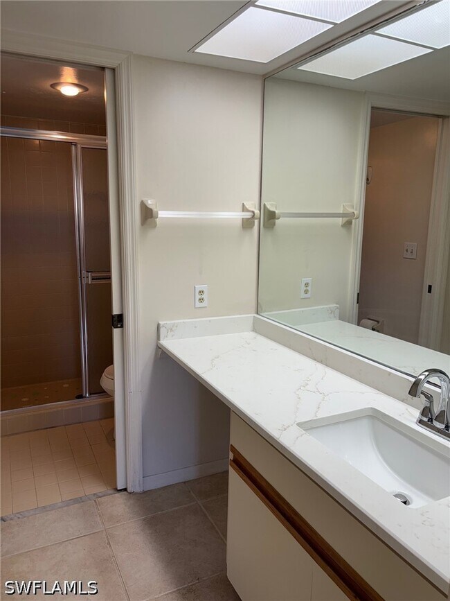 Building Photo - 513 Lake Louise Cir