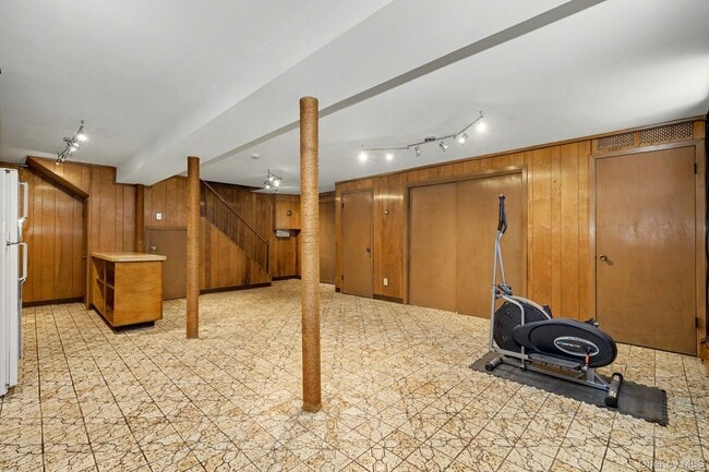 Building Photo - 167 Gaylor Rd