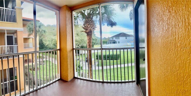 Building Photo - 5459 Vineland Rd