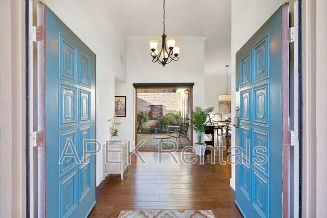 Building Photo - 74939 Vía Lago