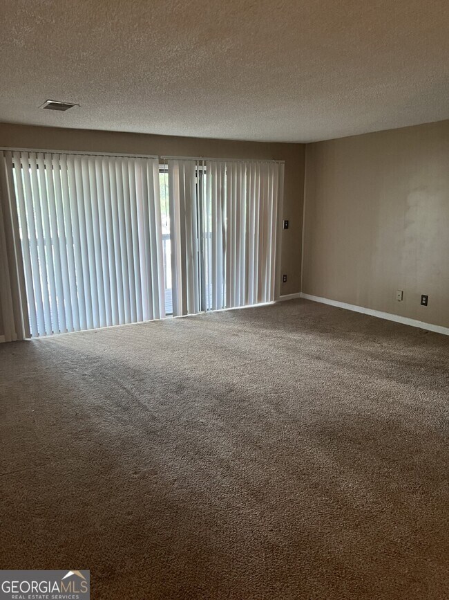 Primary Photo - 3575 Oakvale Rd