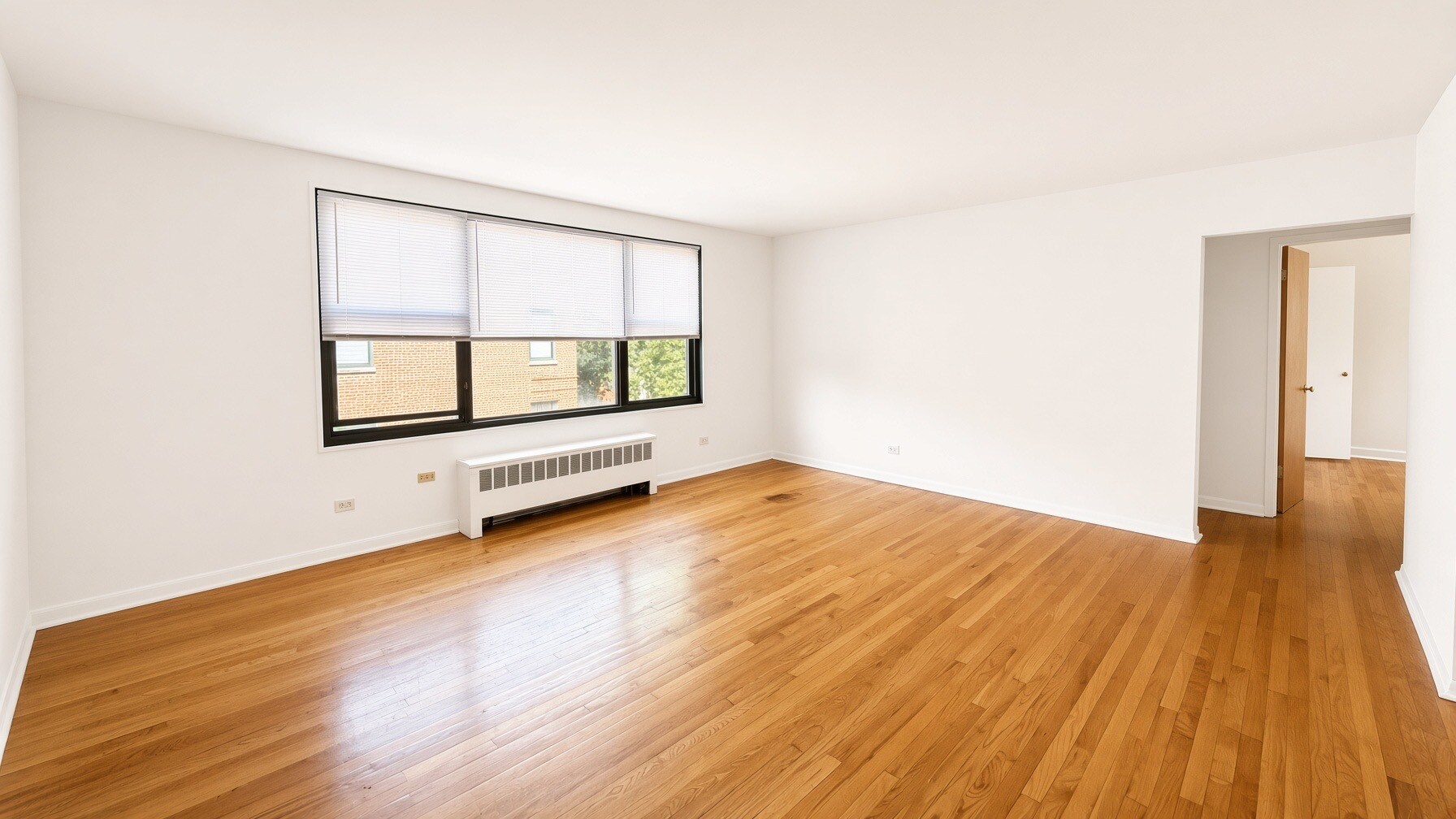 Building Photo - 2839 W Rosemont Ave