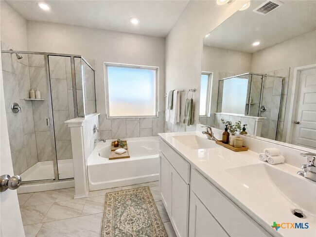 Building Photo - 2445 Ayers Dr