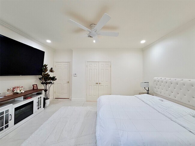 Building Photo - 16002 Garden Hill Ln