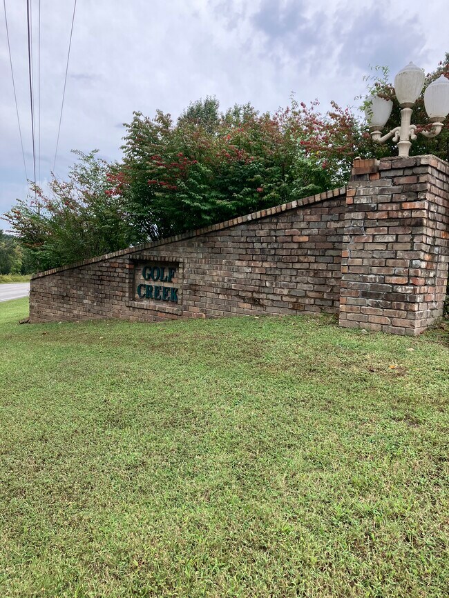 Building Photo - 8675 Golf Creek Dr