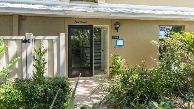 Building Photo - 11316 W Bayshore Dr