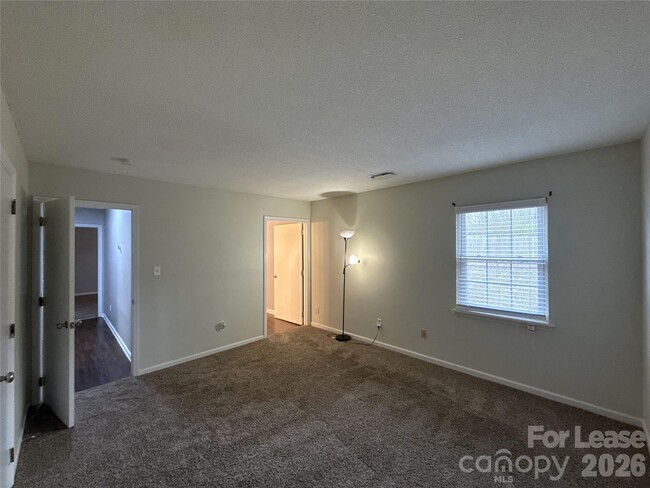 Building Photo - 5919 Hunters Crossing Ln