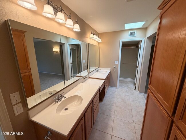 Building Photo - 14607 W Yosemite Dr