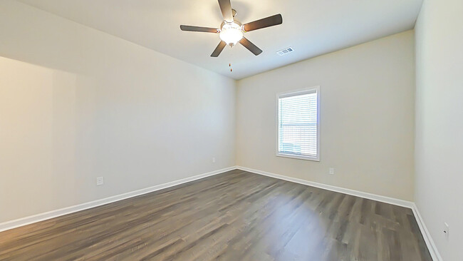 Building Photo - 5082 Samuel Rd