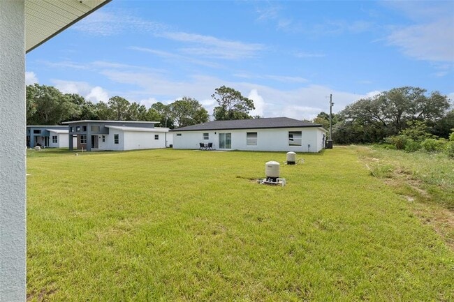 Building Photo - 2544 N Arrowhead Rd