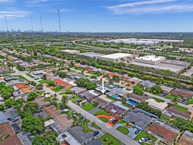 Building Photo - 7600 Grandview Blvd