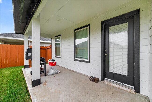 Building Photo - 30518 White Cliff Ct