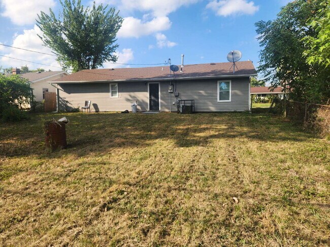 Building Photo - Charming 3-Bedroom Gem in Cahokia Heights!
