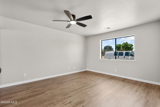 Building Photo - 5039 W Ave K 14