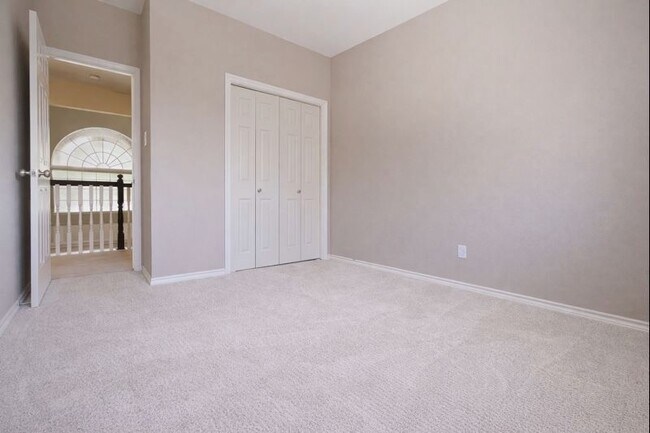 Building Photo - 702 Epperson Way