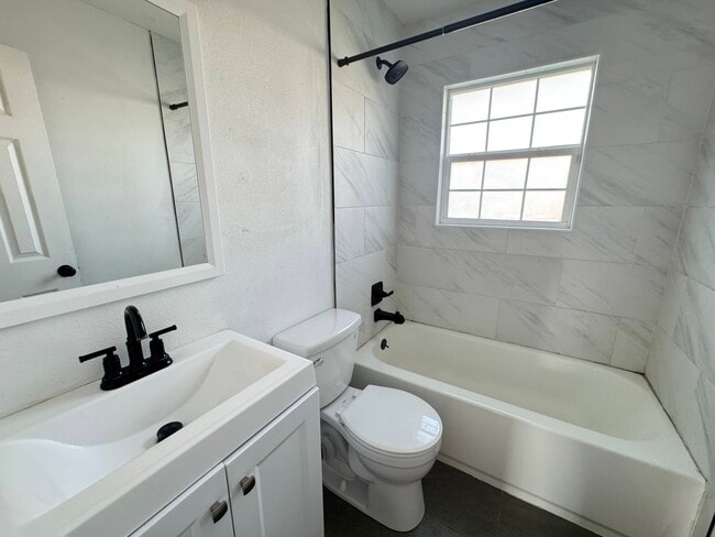 Building Photo - 3-Bedroom House for Rent in Copperas Cove