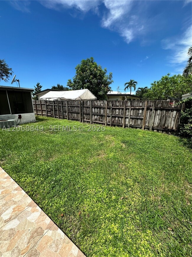 Building Photo - 3101 SW 102nd Ave