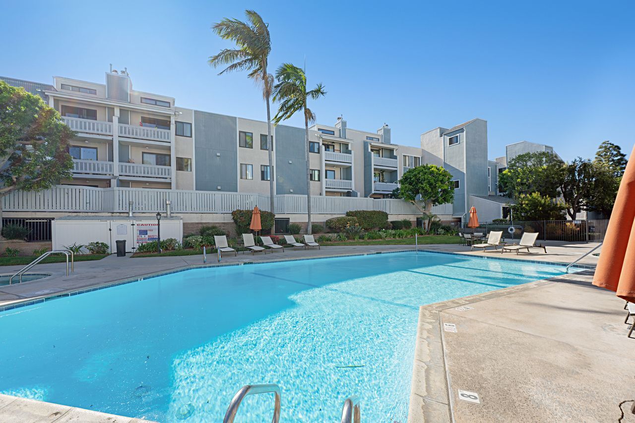 Building Photo - 8172 Manitoba St