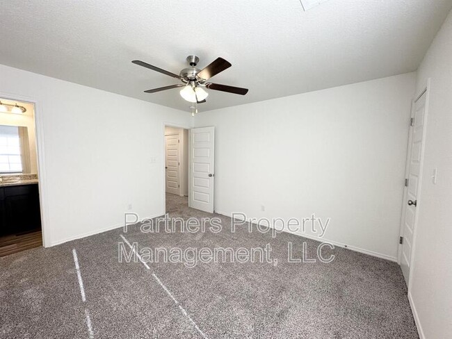 Building Photo - 779 S Amarillo Ave