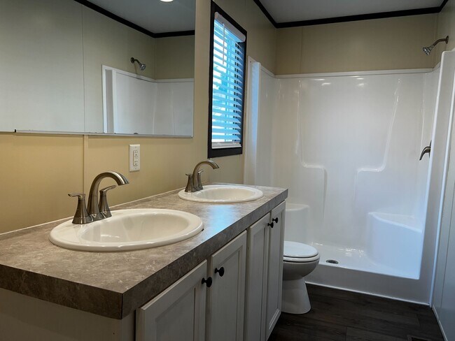 Building Photo - 709 N Collins Fwy