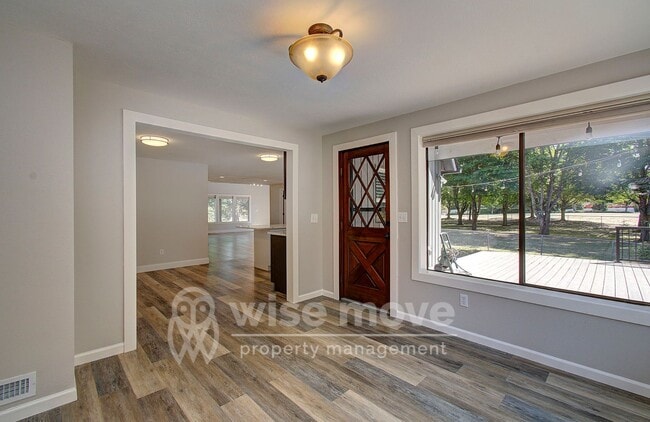 Building Photo - Felida Park- 4 Bedrooms on 1.5 Acres
