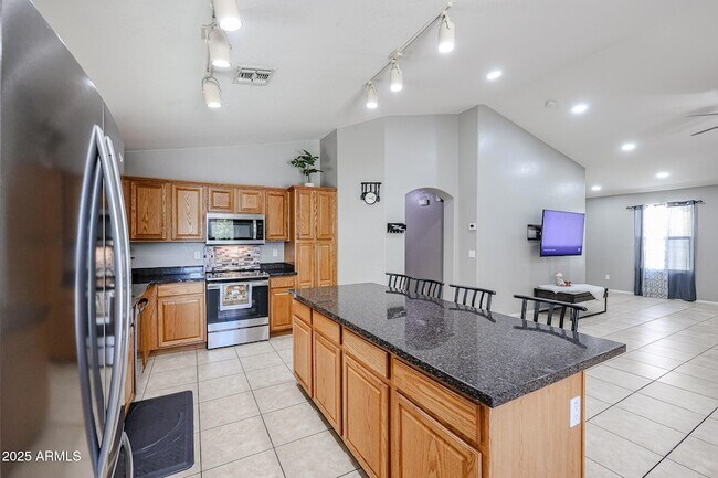 Building Photo - 13959 W Country Gables Dr