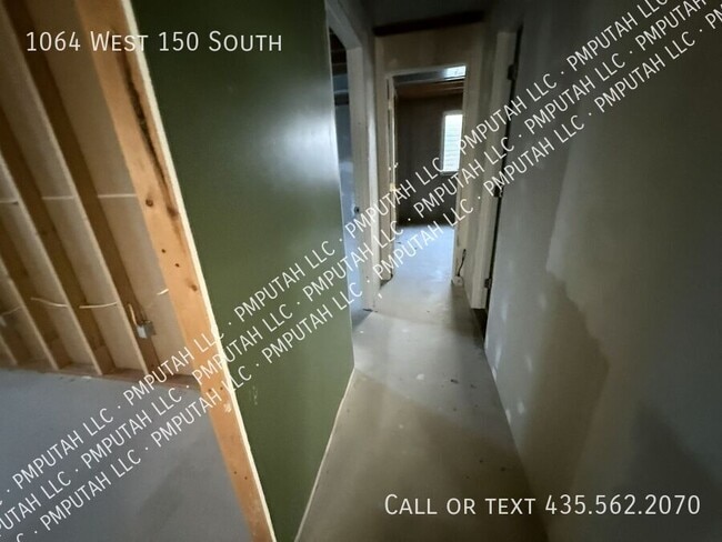 Building Photo - 1064 W 150 S
