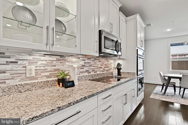 Building Photo - 44742 Tiverton Sq