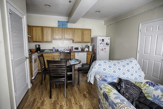 Building Photo - Walden Chase Apartments