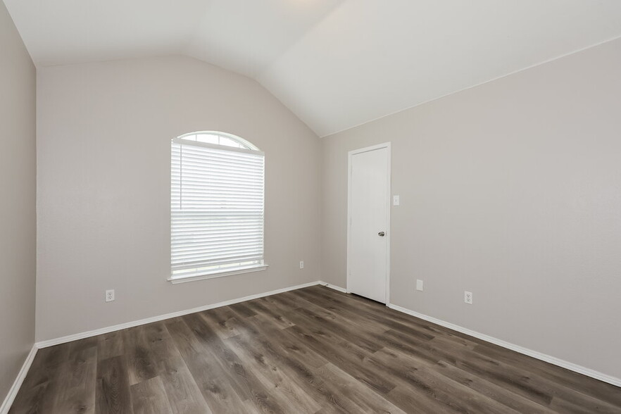 Building Photo - 1738 Oneal St