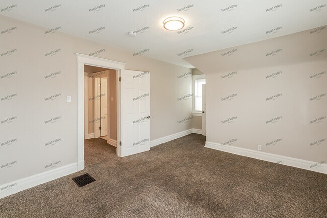 Building Photo - 3803 Wayne Ave