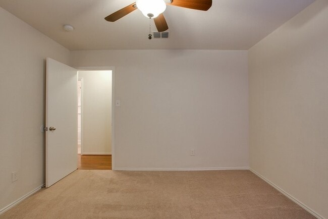 Building Photo - 4541 Martingale View Ln