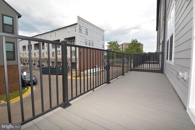 Building Photo - 13518 Sayward Blvd