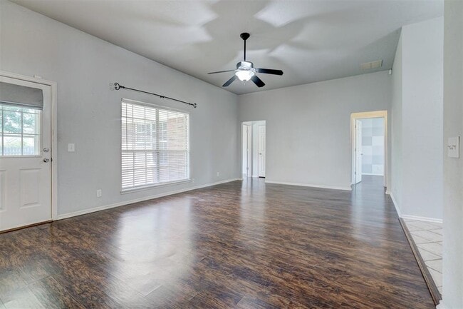 Building Photo - 1019 Dustin Dr