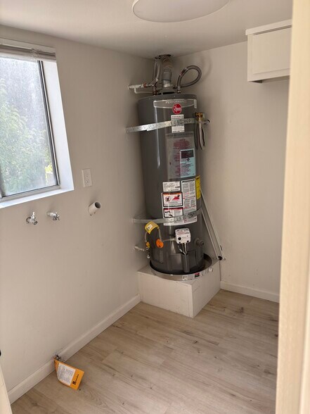Laundry Room - 5700 Olmeda Ave