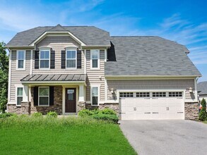 Building Photo - 9166 Beechdale Ct