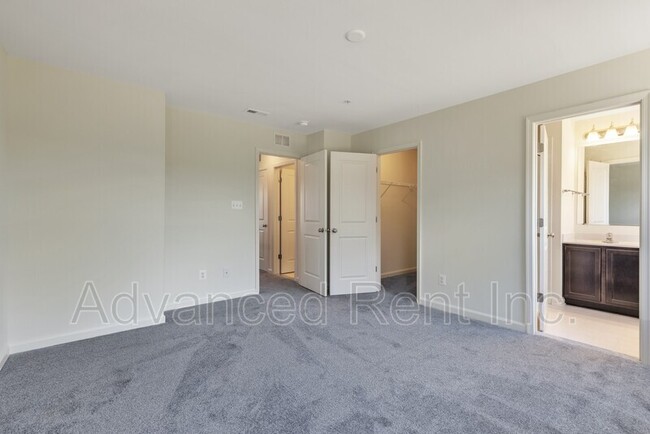 Building Photo - 819 Magnolia Ridge Dr