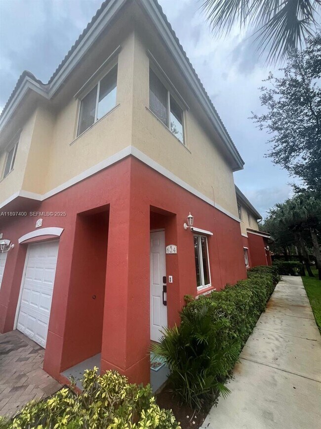 Building Photo - 3310 Palomino Dr