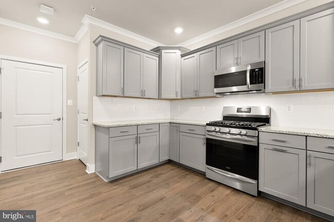 Building Photo - 7916a Potter Pl