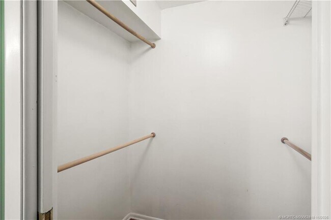 Building Photo - 4215 Gator Trace Ave