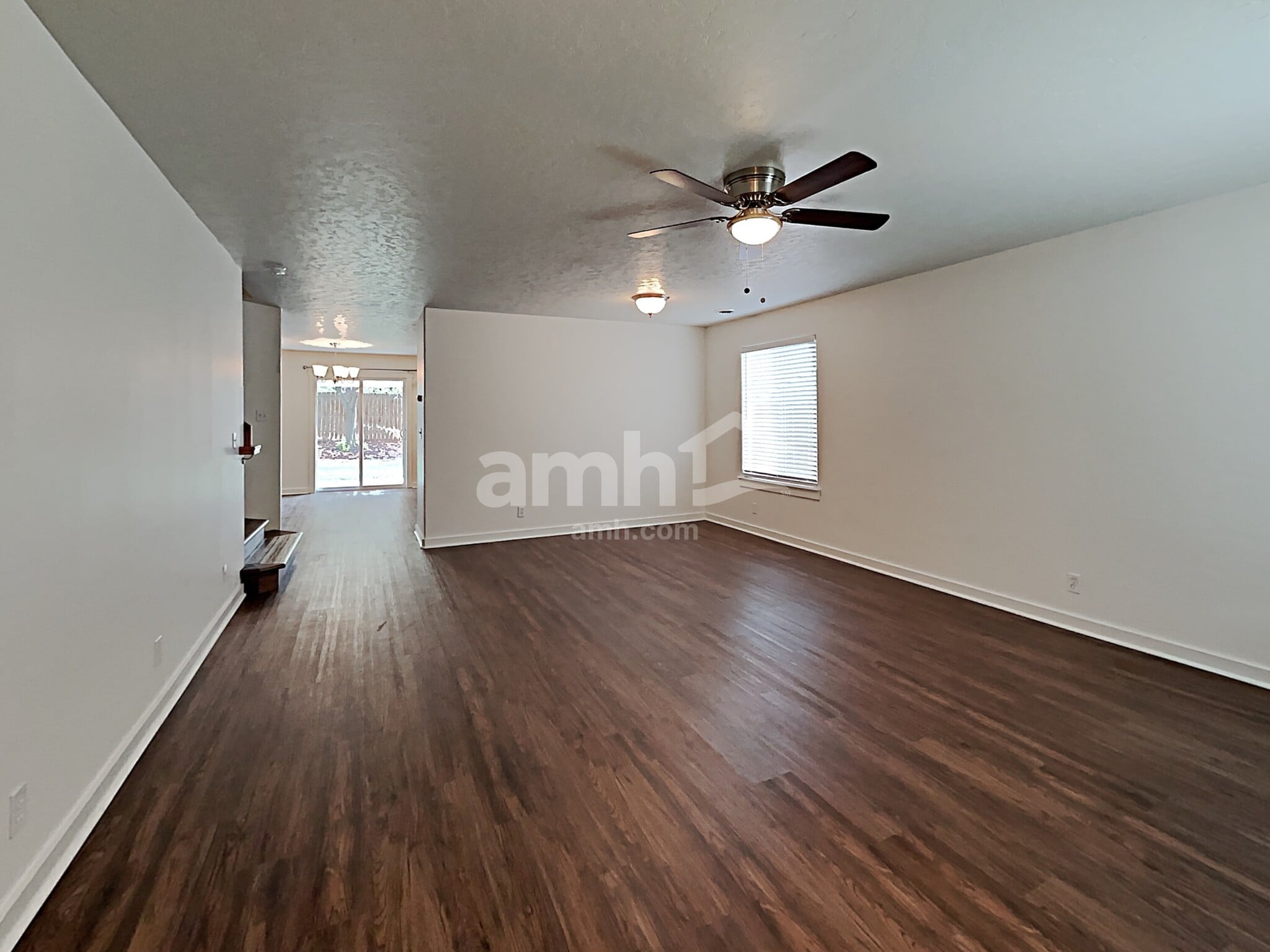 Building Photo - 6012 S Sea Breeze Way