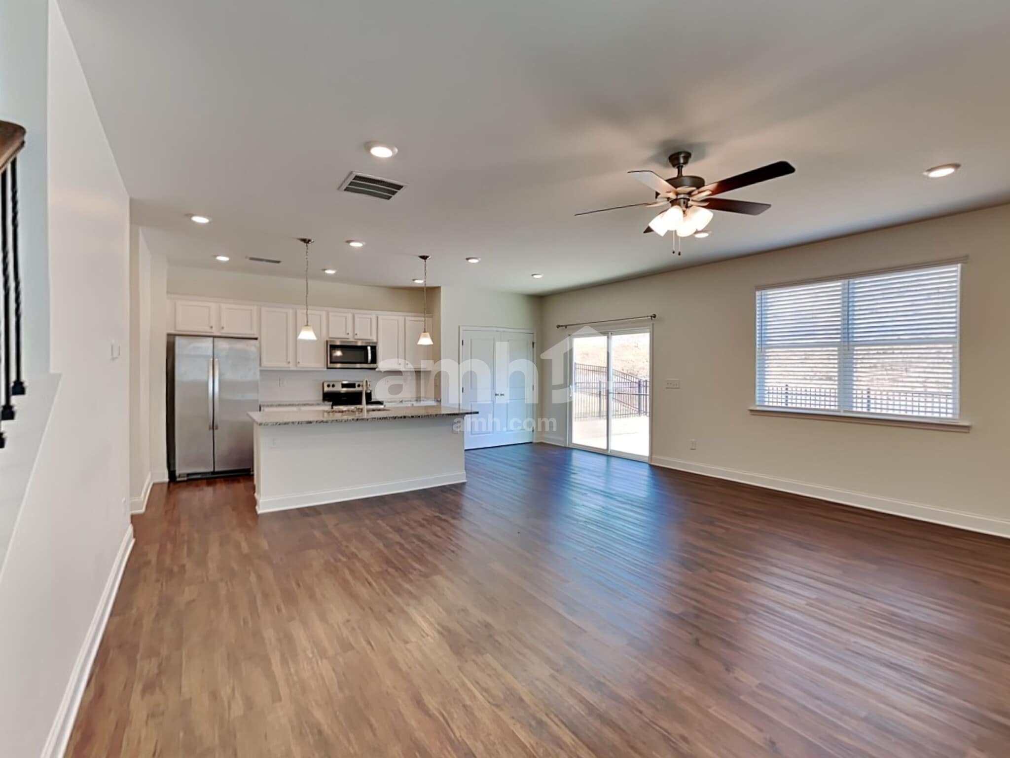 Building Photo - 528 Summit View Ct