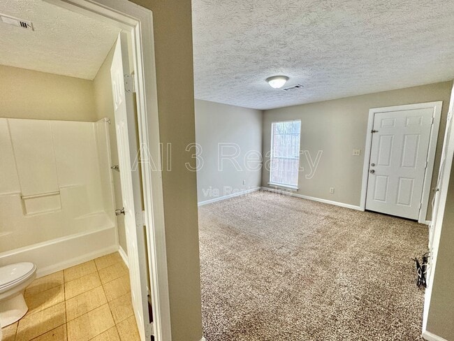 Building Photo - 5931 Brewbaker Blvd