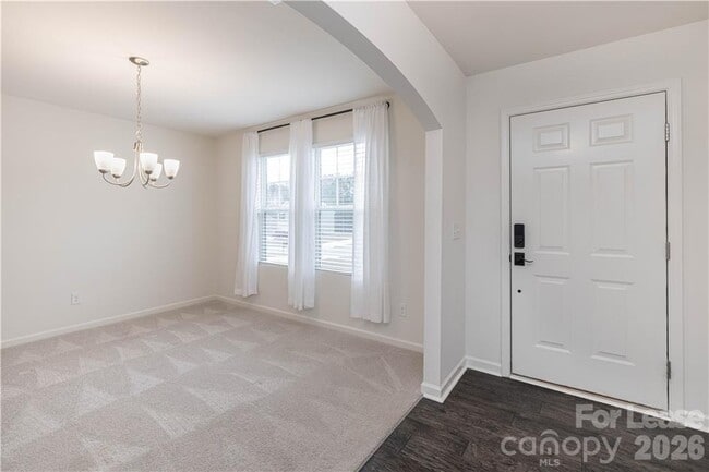 Building Photo - 824 Yorkshire Dr