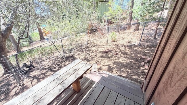 Building Photo - 54061 Linger Ln
