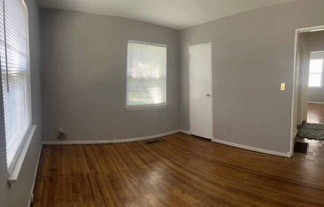 Building Photo - 610 Marquette Dr