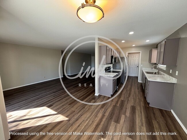 Building Photo - Newly updated Chichester Estates home